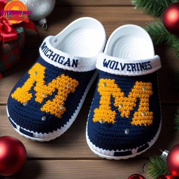 Michigan Wolverines Knit Effect NCAA Crocs