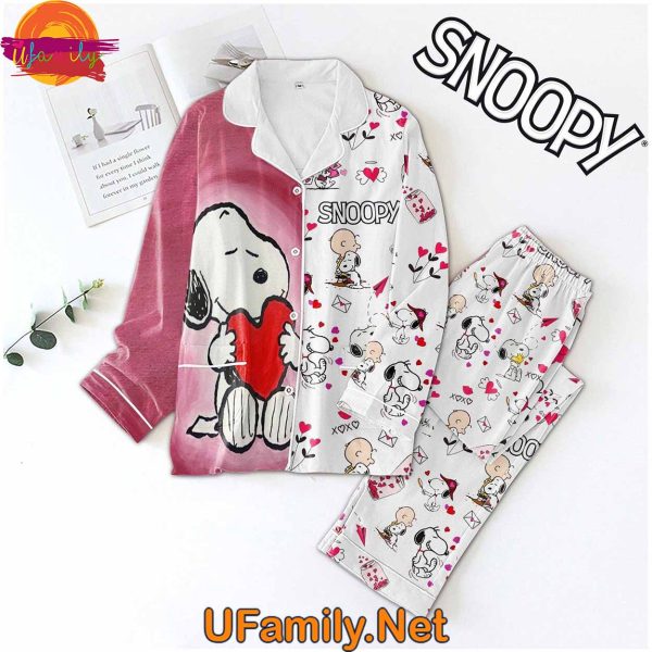 Snoopy And Peanuts Valentine Pajamas Set